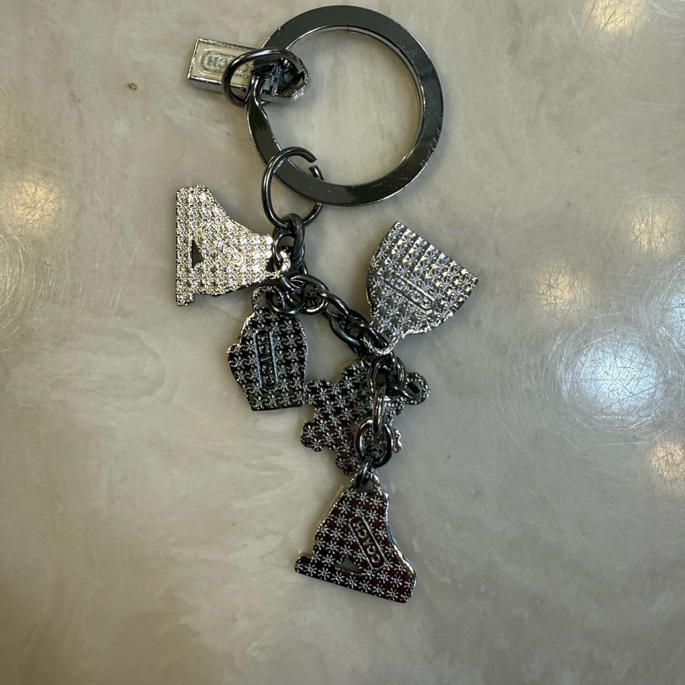 Vintage COACH Ice Skates Gloves Coach Tag Multi-Color Keychain Key Ring - Picture 2 of 2